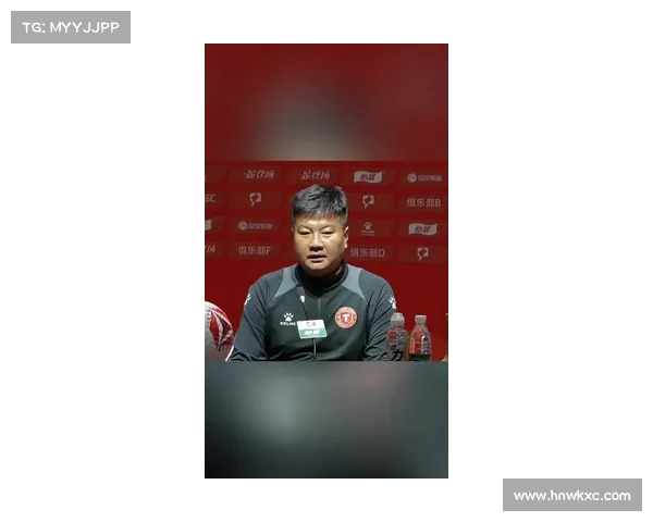 辽宁铁人队为新帅李金羽庆生,明晚迎来执教首秀(辽宁足球李铁) 辽宁铁人队为新帅李金羽庆生,明晚迎来执教首秀(辽宁足球李铁)